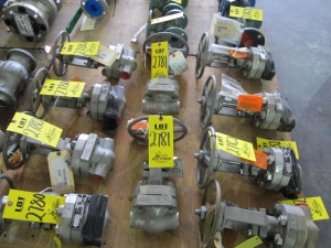 LOT (2) VALVES, GATE TYPE, 1" SIZE, 2735 PSI RATING, SA-351 GRADE CF8M MATERIAL, SOCKET WELD CONNECTIONS, BOLTED BONNET STYLE. COCR BACKSEAT, DOUBLE DISC, PART # 1"-1878-GATE (W-51) LOADING & HANDLING FEE $15-